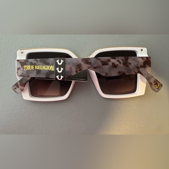 True Religion Gradient white frame oversized Sunglasses gold top accent oversize - Picture 2 of 6